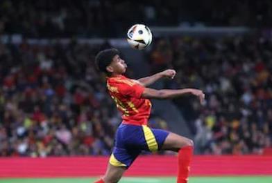 PSG muốn cuỗm Yamal từ Barca