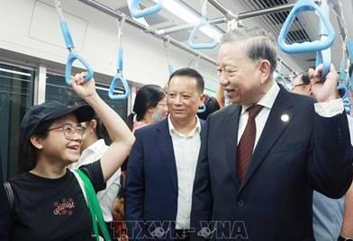 Tổng Bí thư Tô Lâm trải nghiệm thực tế Tuyến Metro số 1