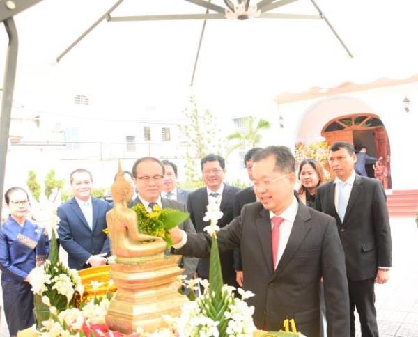 Bí thư Thành ủy Đà Nẵng thăm, chúc mừng Tết cổ truyền của Lào