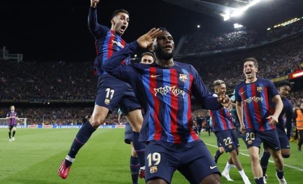 Dù vô địch La Liga, Barca chưa chắc được dự Champions League