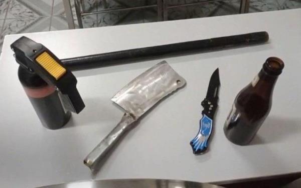 Ngăn chặn 2 nhóm báo thủ