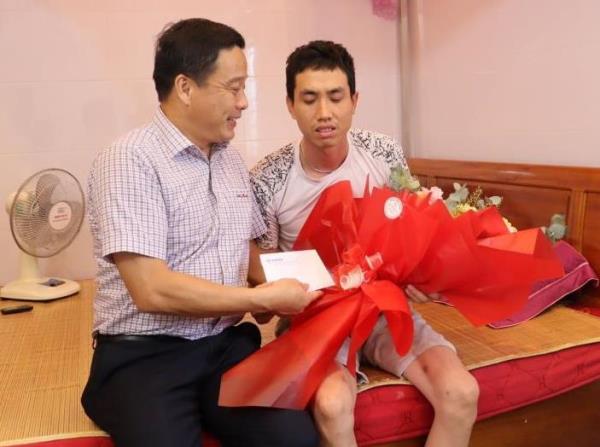 Thợ điện kịp thời cứu sống một người dân bị đuối nước