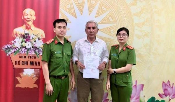 Hết lòng phục vụ nhân dân