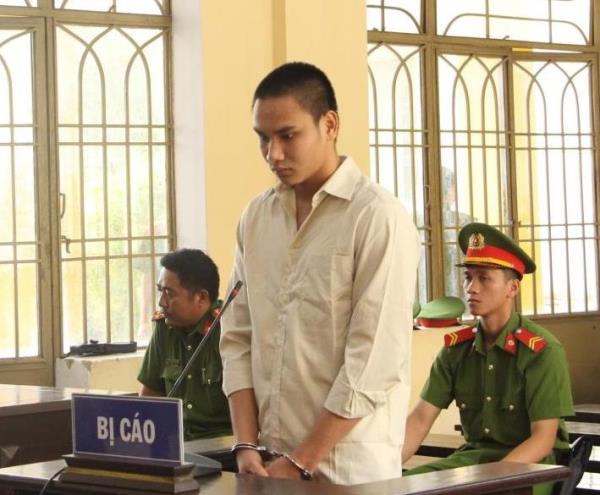 Ma men đối đáp bằng... dao