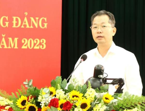 Hoàn thiện hơn trong công tác xây dựng, chỉnh đốn Đảng và hệ thống chính trị