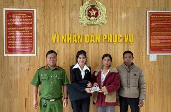 Vợ chồng anh Rô Ben không tham của rơi