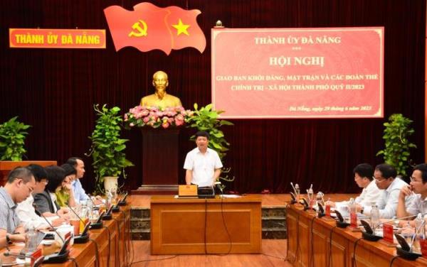 Nêu cao tinh thần trách nhiệm, nhất là người đứng đầu, phấn đấu hoàn thành tốt nhiệm vụ chính trị được giao