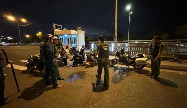 CS113 bắt báo đêm