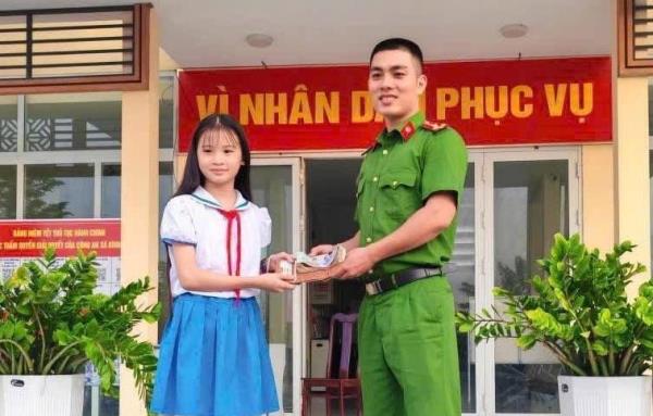 Học sinh lớp 4 nêu gương sáng