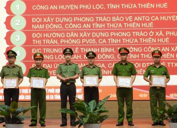 Phối hợp giữ vững an ninh trật tự vùng giáp ranh