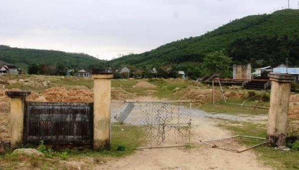 Biến khu thể thao thành bãi thải