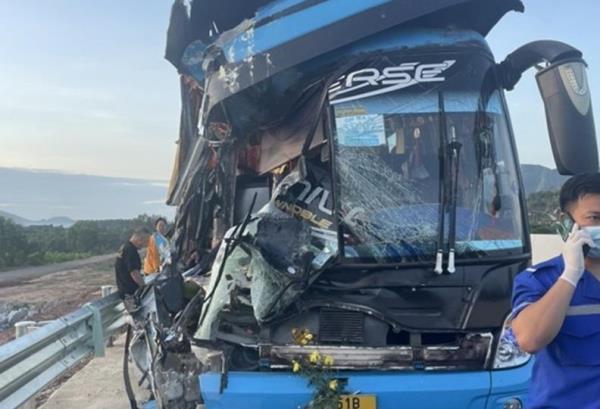 Tai nạn nghiêm trọng trên cao tốc Nha Trang - Cam Lâm