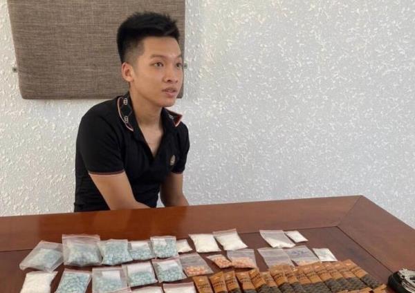 Bắt đối tượng mua bán ma túy số lượng lớn cùng nhiều loại công cụ hồ trợ