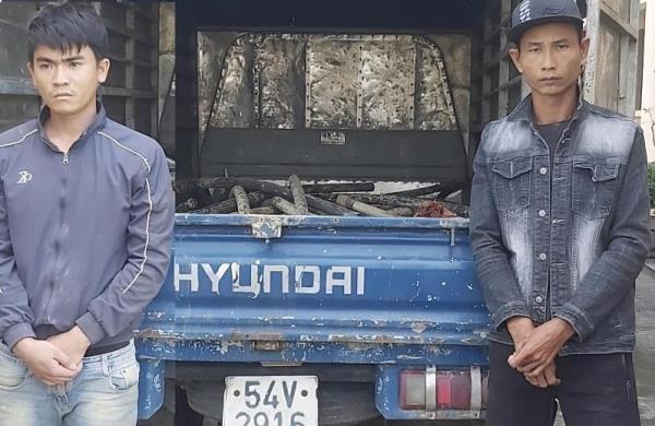 Nghề tay trái của 2 tài xế xe hàng đường dài