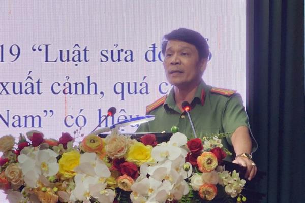 Nâng cao kỹ năng cung cấp dịch vụ công trực tuyến và quản lý cư trú người nước ngoài hiệu quả