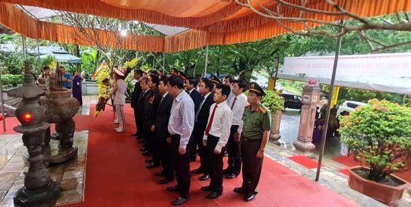 Tổ chức trọng thể 50 năm ngày hy sinh các anh hùng, liệt sĩ Hang Tám Thanh niên xung phong và Đường 20 Quyết thắng