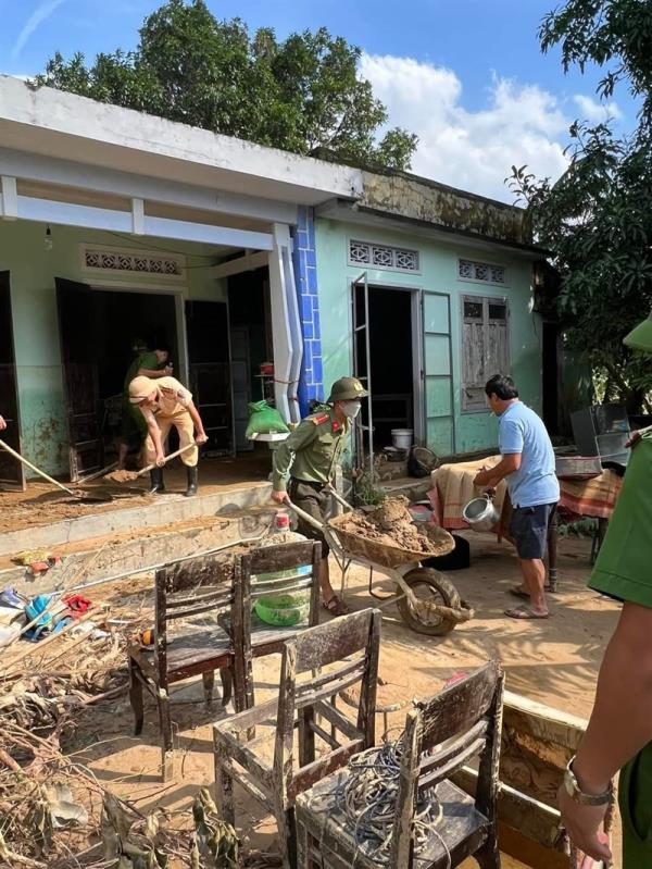 Những ngày nước rút ở một Công an huyện