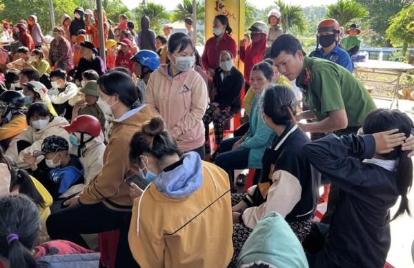 Công an Đắk Nông tranh thủ ngày nghỉ cuối tuần tập trung cấp tài khoản định danh điện tử cho người dân