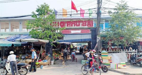 Nhượng quyền khai thác chợ như bán… vịt trời