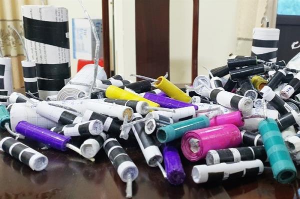 Báo động tình trạng học sinh tự chế pháo nổ dịp cận Tết