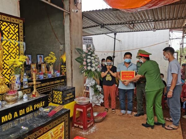 Chia sẻ tấm lòng, tình cảm đến gia đình có 3 cháu nhỏ bị đuối nước thương tâm