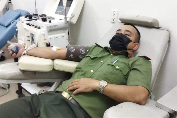 Nhiều cán bộ, chiến sỹ Công an hiến máu hiếm cứu người