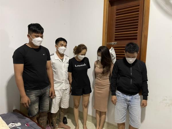 Tóm ổ nghiện tại gia