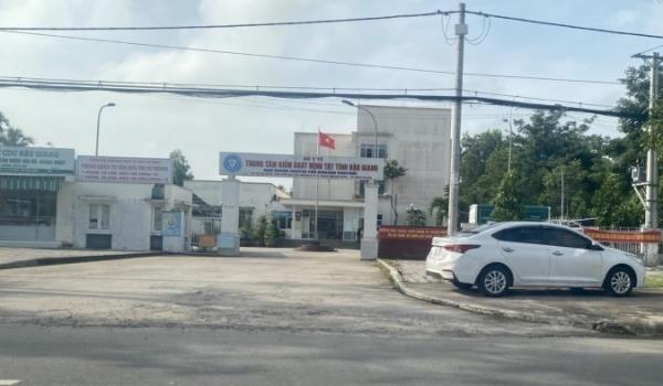 Cách chức Giám đốc CDC Hậu Giang do vi phạm liên quan Công ty Việt Á