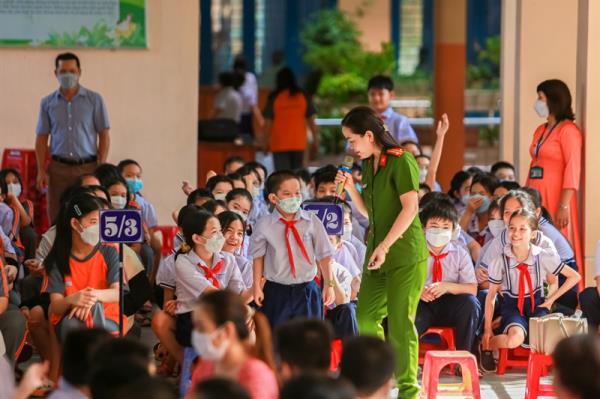 Ấn tượng buổi tuyên truyền pháp luật thú vị dành cho học sinh tiểu học