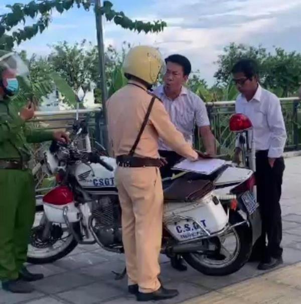 Lập hồ sơ, xử lý 2 đối tượng chống người thi hành công vụ