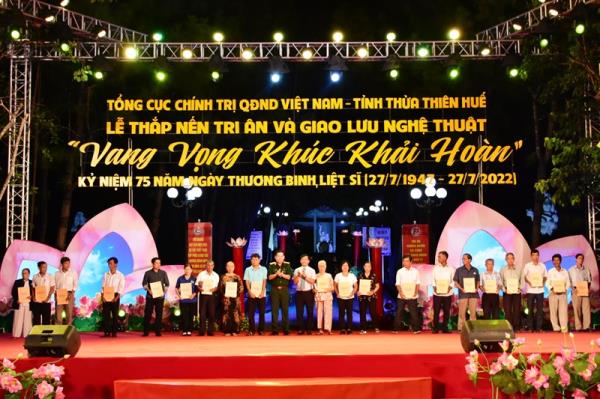 Vang vọng khúc khải hoàn