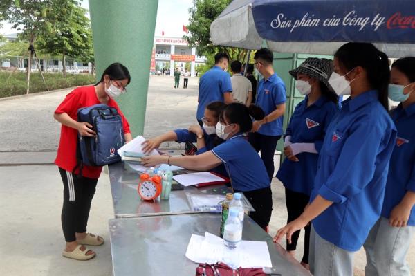 Thanh niên Nghệ An đồng hành cùng sĩ tử