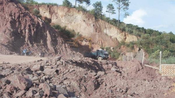 Chấn chỉnh hoạt động khai thác, nạo vét khoáng sản cát