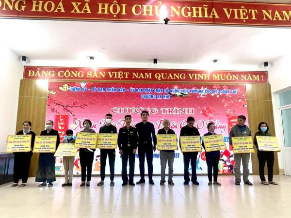 Tặng quà Tết cho người mắc bệnh hiểm nghèo