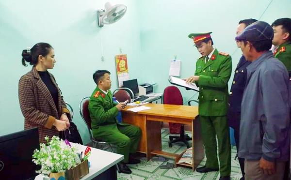 Xà xẻo tiền hỗ trợ thiên tai