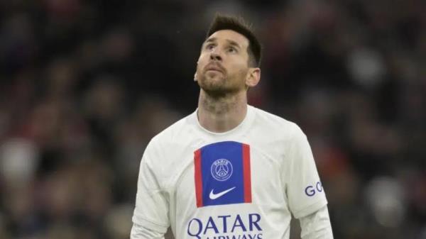 Messi và Mbappe thêm một lần xấu hổ