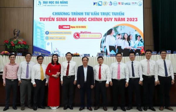 Hàng ngàn lượt học sinh tham gia tư vấn tuyển sinh trực tuyến của Đại học Đà Nẵng