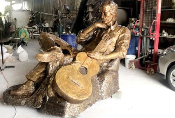 Huế đề xuất đặt tác phẩm tượng chân dung cố nhạc sĩ Trịnh Công Sơn tại công viên đường Trịnh Công Sơn