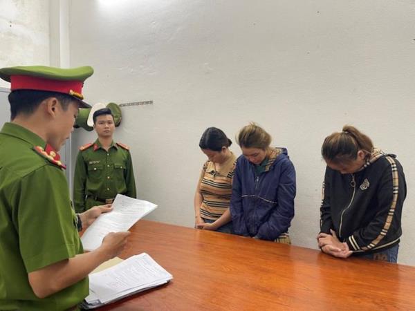 Khởi tố 3 nữ quái lừa bán thần dược