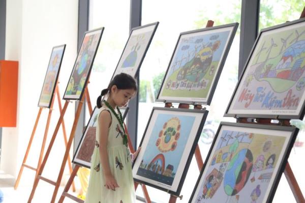 Em vẽ tranh, dựng video… tuyên truyền tiết kiệm điện