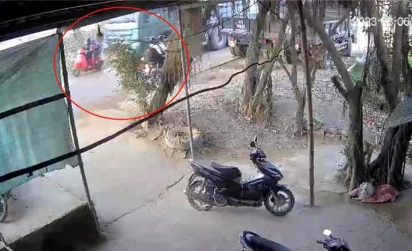 Tạm giữ tài xế tông chết 3 mẹ con