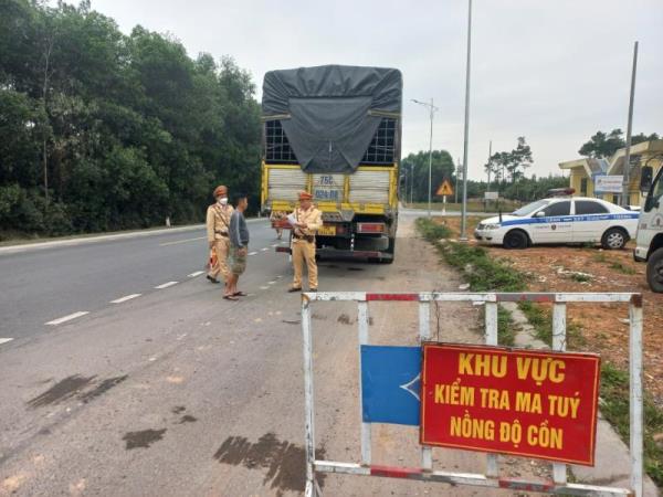 Công an tỉnh Quảng Bình tăng cường kiểm tra, xử lý vi phạm về nồng độ cồn, ma túy trên các tuyến giao thông