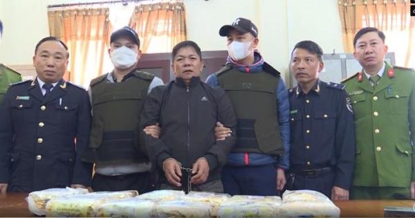 Chặn đứng chuyến hàng 11 kg ma túy đá