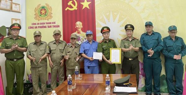 Khen thưởng lực lượng kịp thời ngăn chặn 2 nhóm đối tượng chuẩn bị đánh nhau