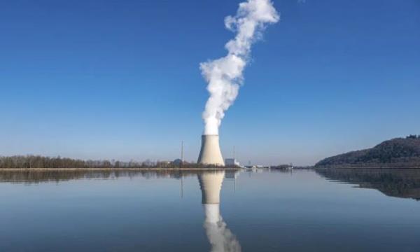 Đức chia rẽ vì quyết định đoạn tuyệt điện hạt nhân