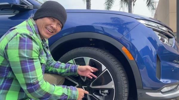 Dân chơi xe tại Mỹ thử sức VF 8 với cung đường off-road khó nhằn