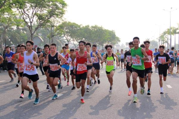 Khai mạc Giải Việt dã- chạy Vũ trang truyền thống Báo Đà Nẵng lần thứ 26
