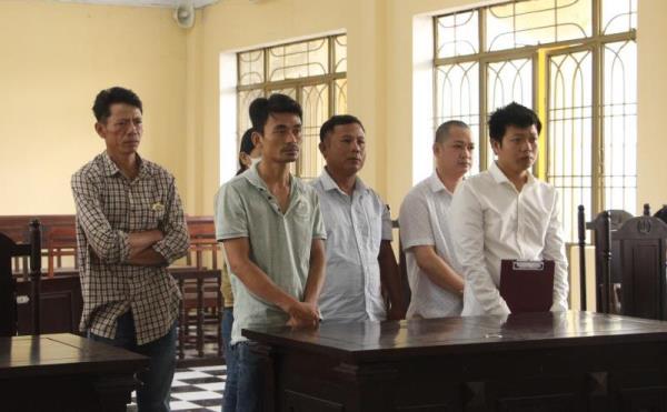 Hủy bản án sơ thẩm, thay đổi tội danh đối với nhóm con bạc