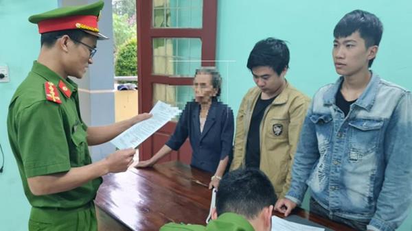 Trộm dế của trẻ con