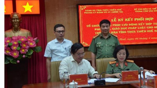 Ký kết phối hợp trong tuyên truyền, chiếu phim lưu động